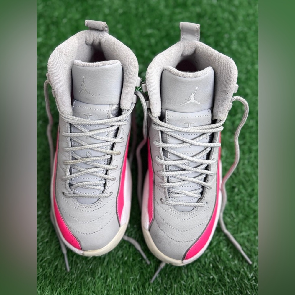 Jordan 12 Retro
Wolf Grey‎ Racer Pink (GS) Size 4Y